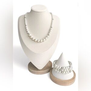 Elegant Pearl Necklace and Bracelet Set